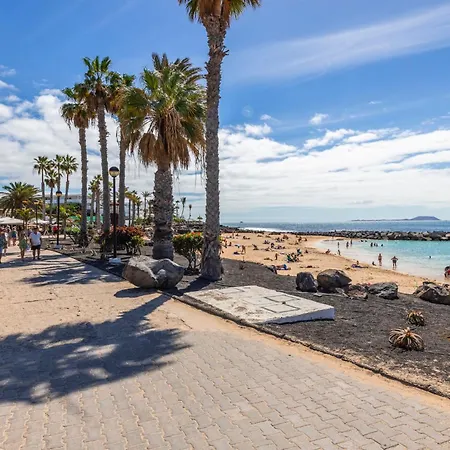 Home2book Private With Pool, Vila *