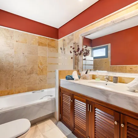 Home2book Private With Pool,