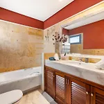 Home2book Private With Pool,
