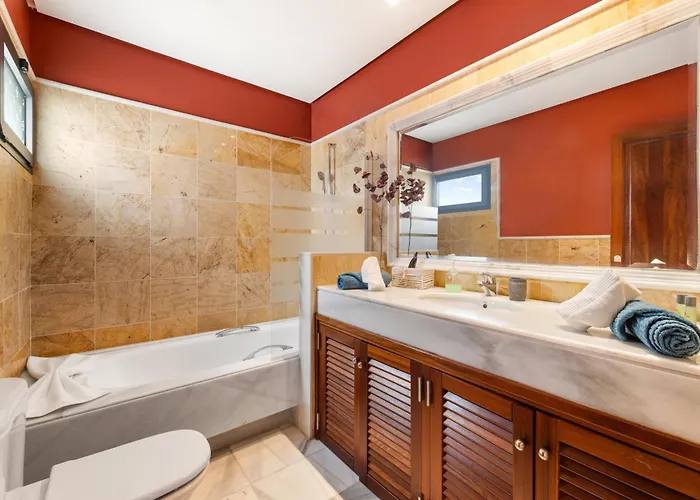 Home2book Private With Pool,